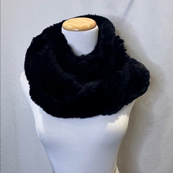 100% dyed rabbit fur knitted infinity scarf.  8” wide and 27.5”+27.5”long. NWOT - Picture 3 of 4